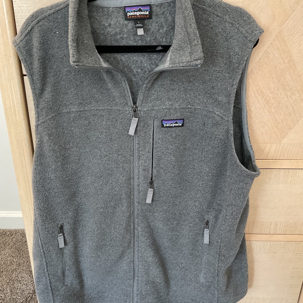 Men’s Patagonia fleece vest - gray